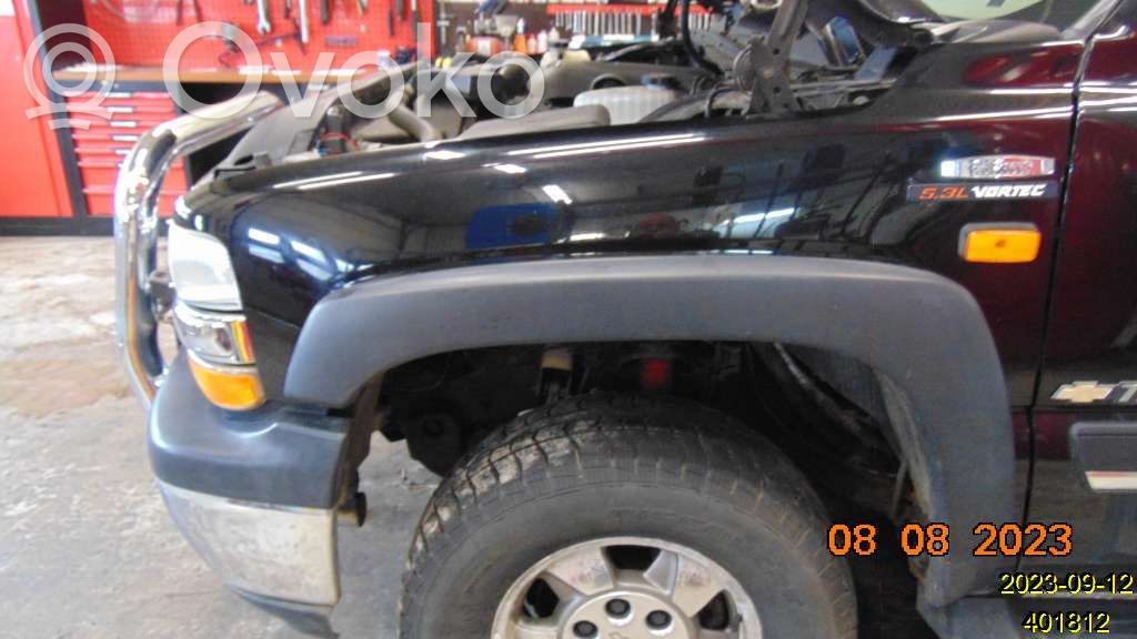 Chevrolet Tahoe Sparnas 