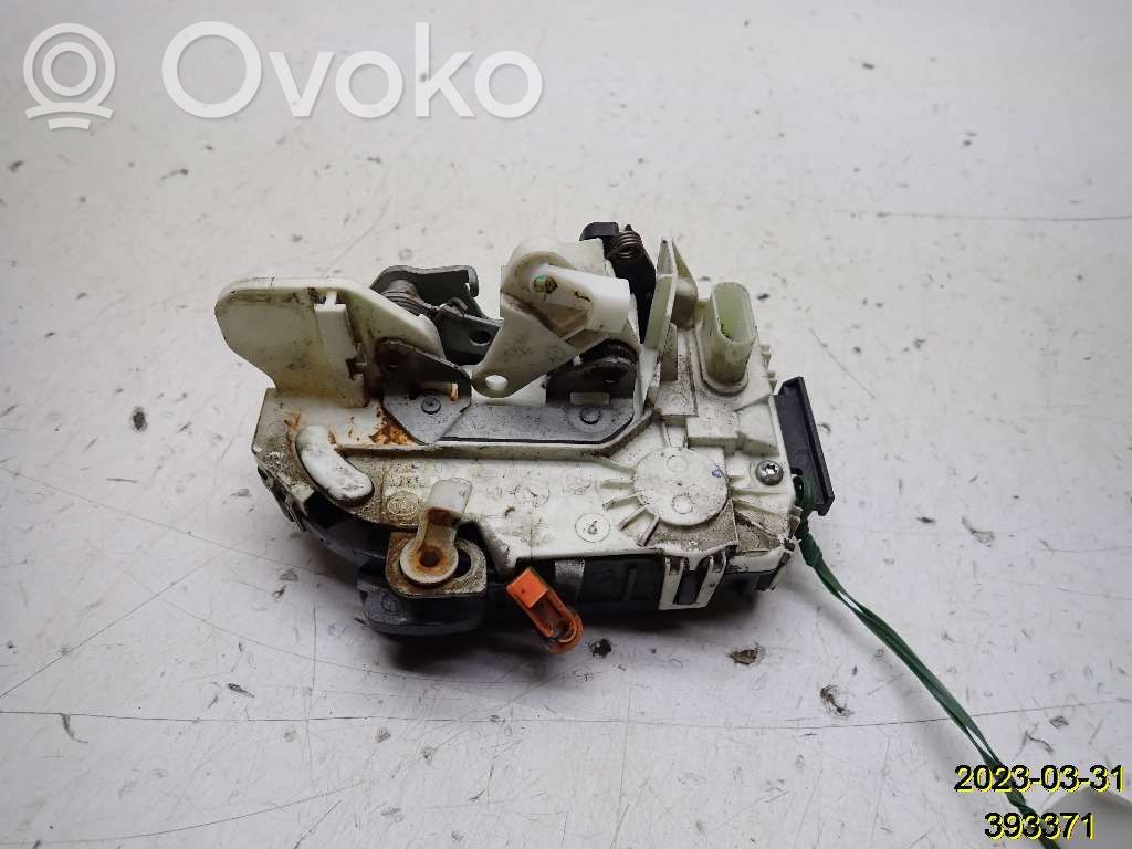 Chrysler Voyager Zamek drzwi przednich 