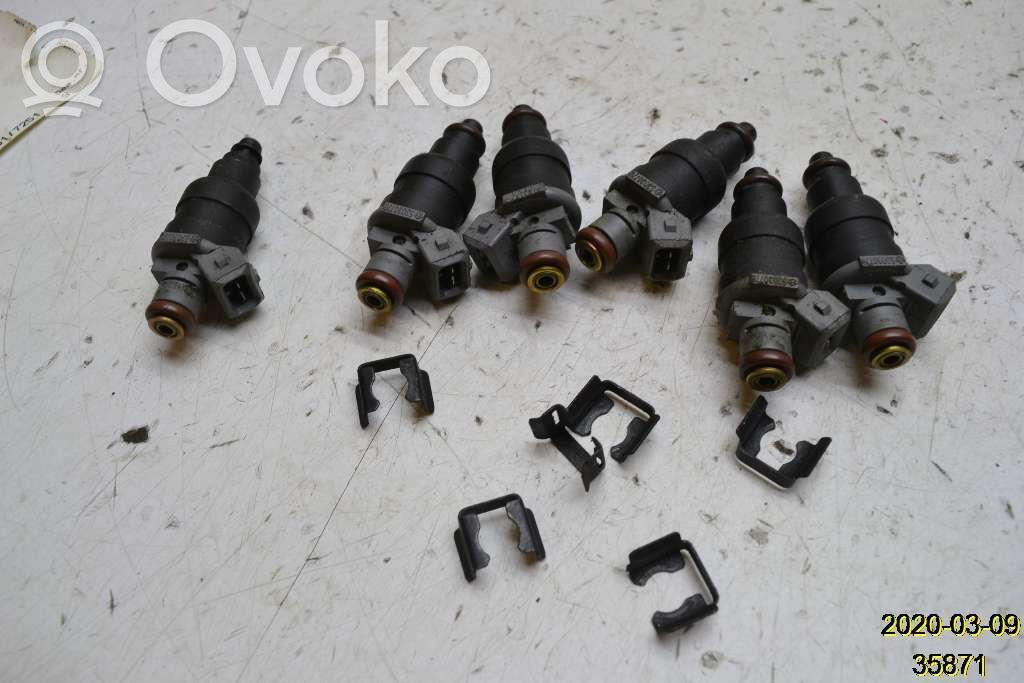 Jeep Grand Cherokee Fuel injector 