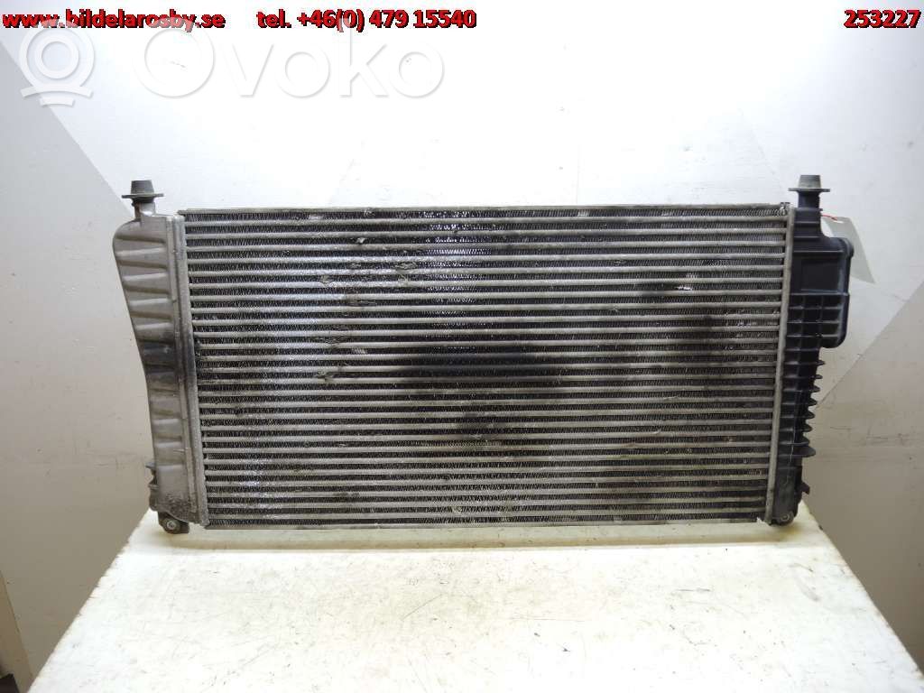 Intercooler radiator   31701037