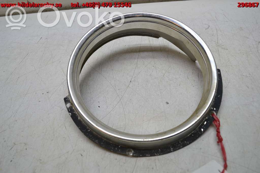 Under headlight/headlamp trim