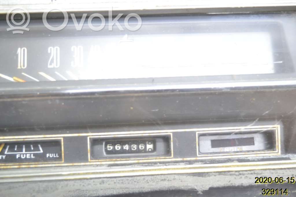 Geschwindigkeitsmesser Cockpit   25700417