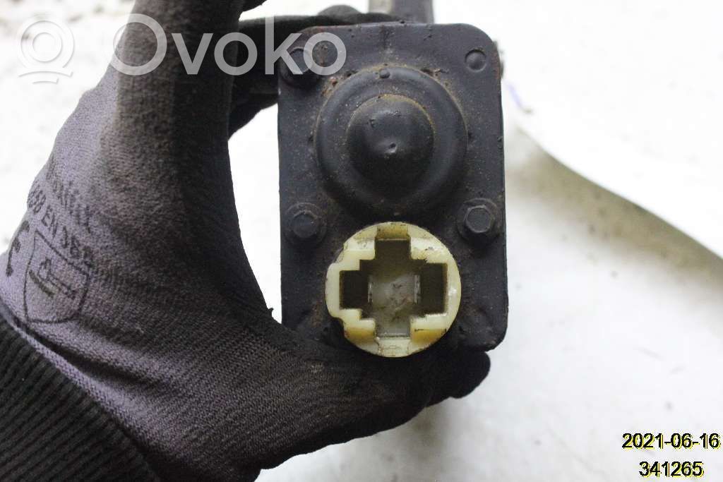 Motor del regulador de la ventanilla de la puerta delantera   61700140R
