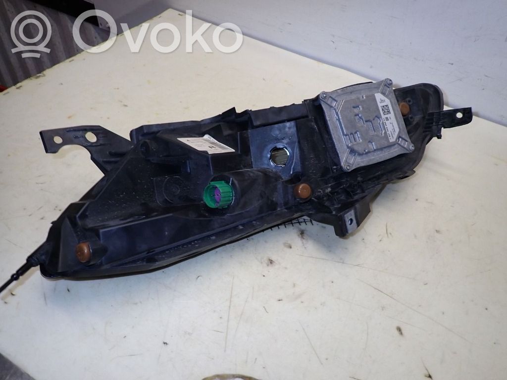 Jeep Cherokee Priekinis žibintas 