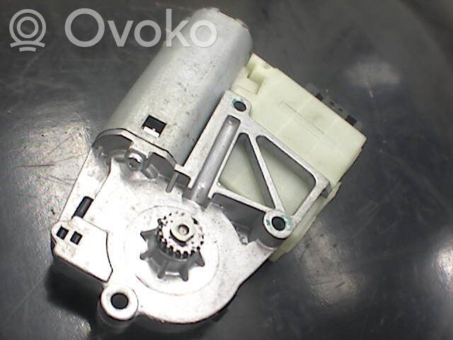 BMW 5 E60 E61 Motor/actuator trapă 