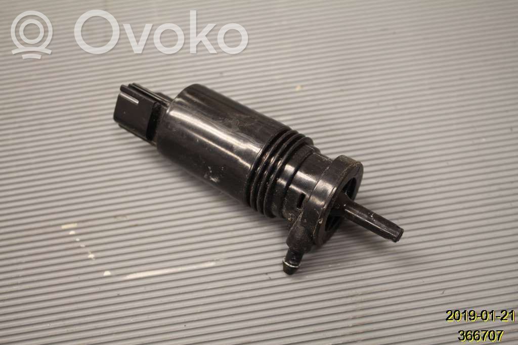 Volvo C30 Headlight washer pump 