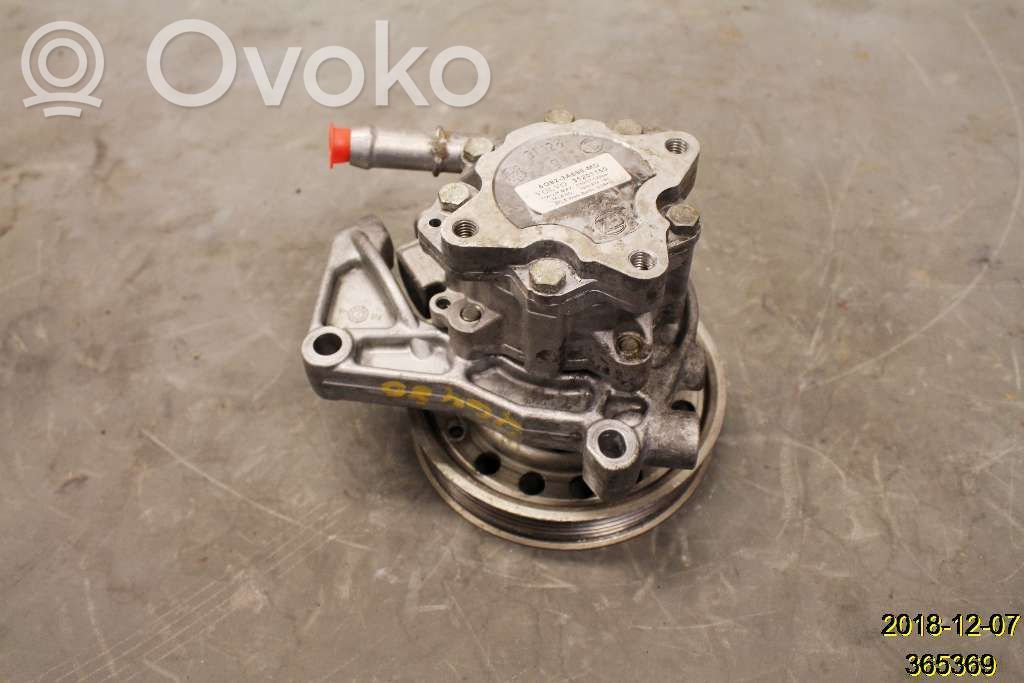 Volvo V70 Ohjaustehostimen pumppu 