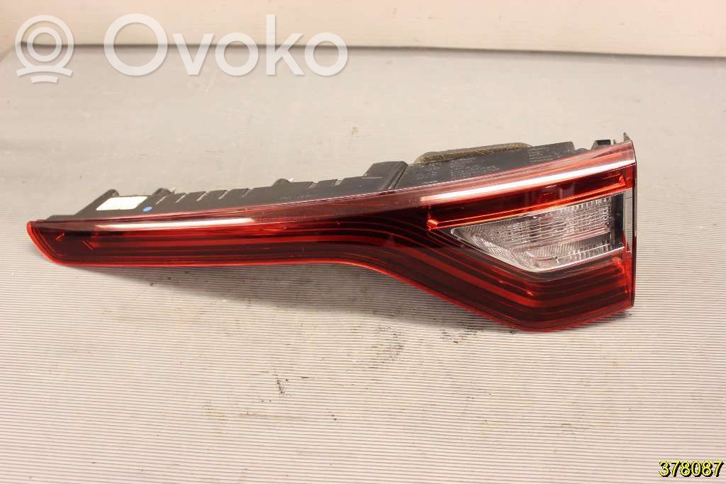 Renault Megane IV Lampy tylnej klapy bagażnika 
