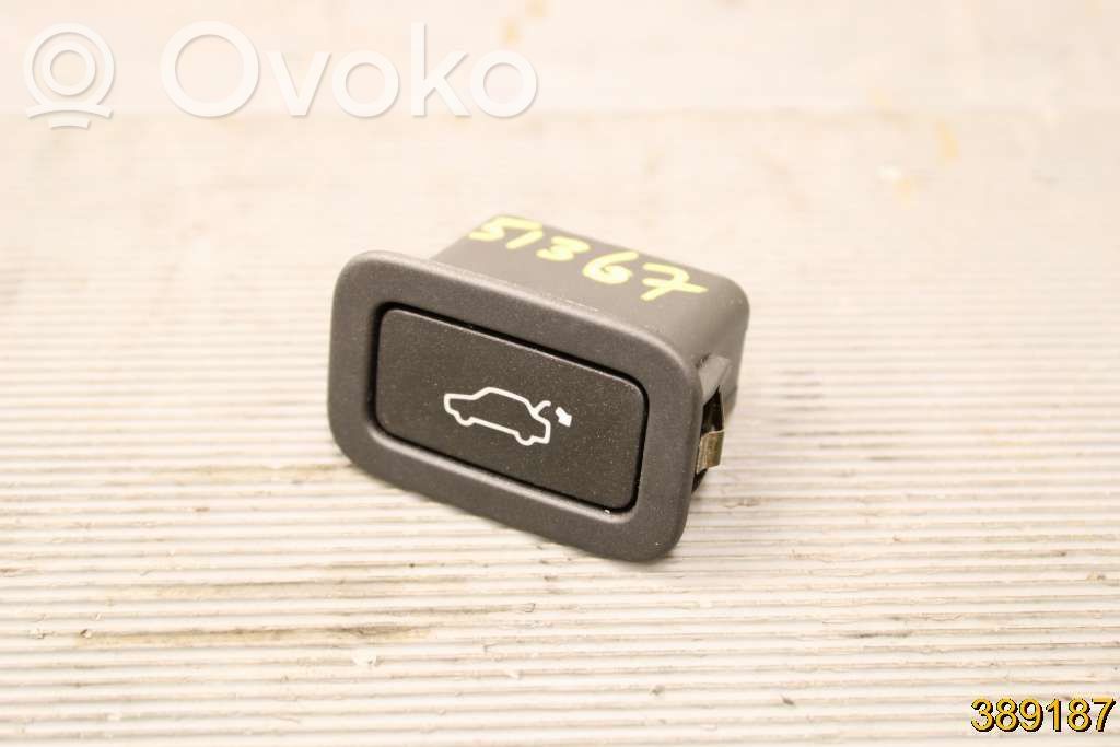 Tailgate/boot open switch button   31412055
