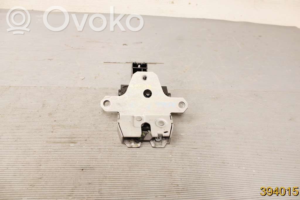 Loading door lock   31440240
