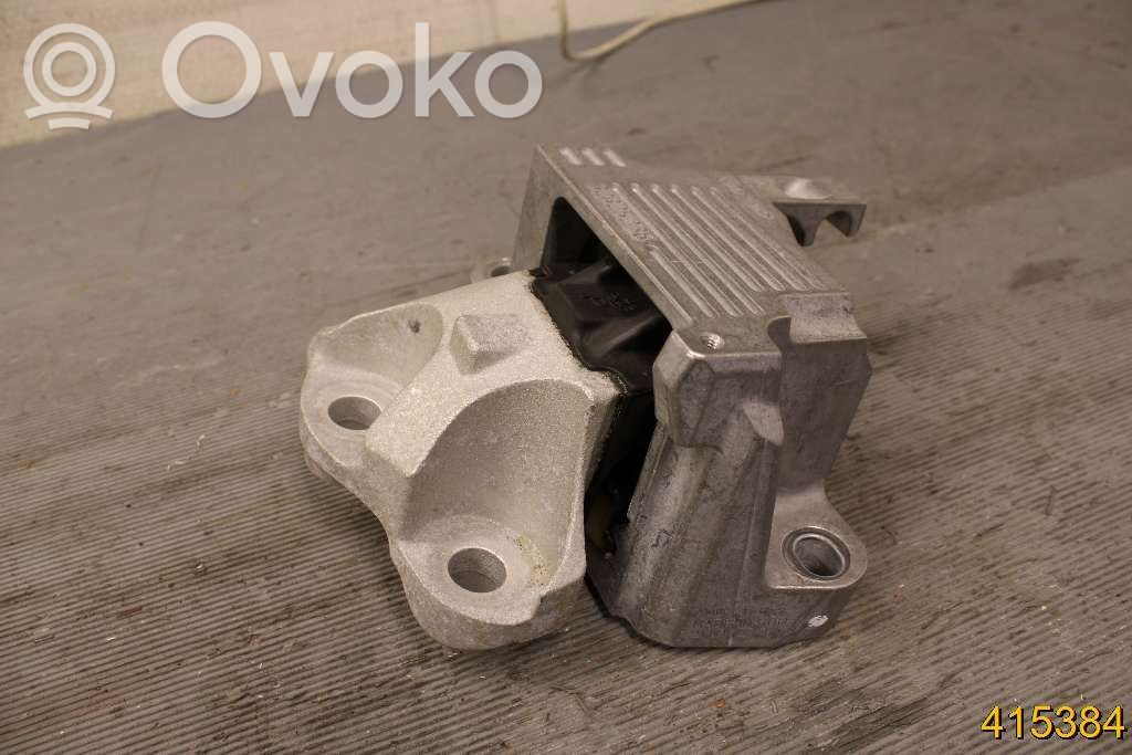 Volvo XC40 Engine mount bracket 