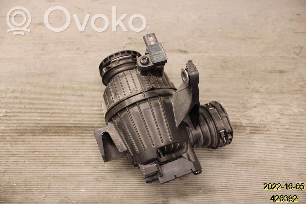 Volvo XC40 Obudowa filtra powietrza 