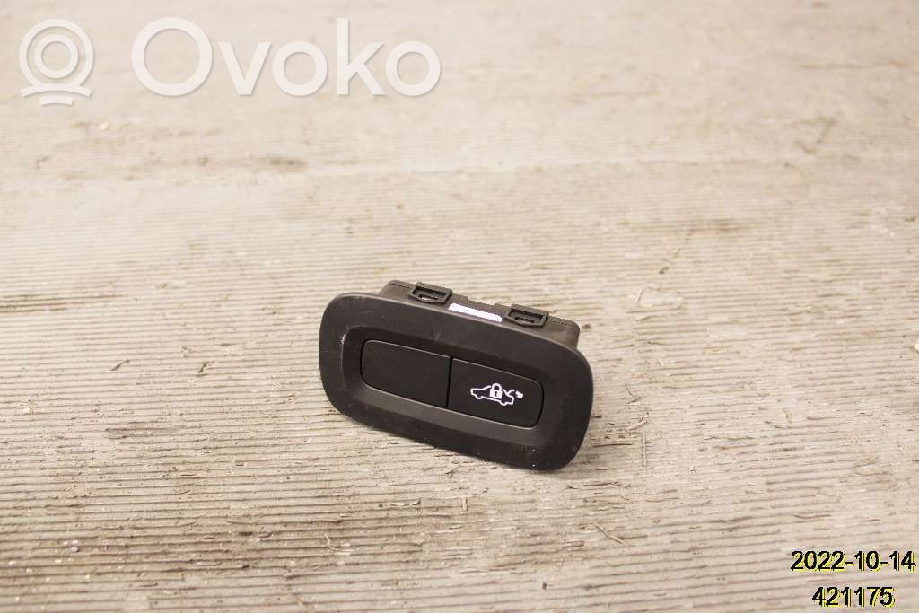Volvo S60 Tailgate/boot open switch button 