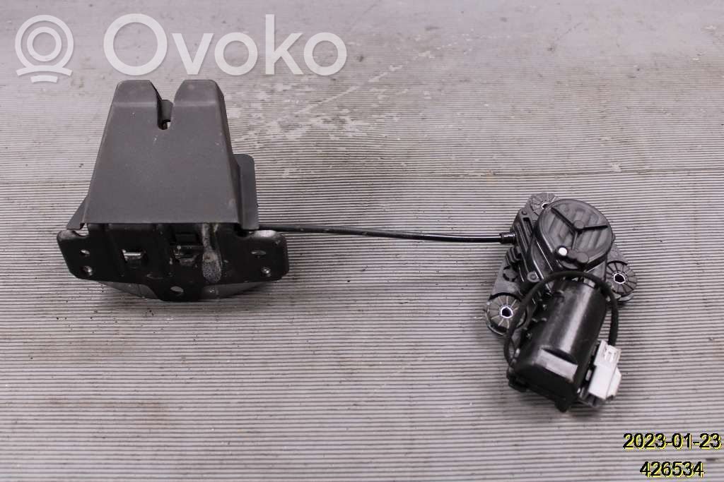 Volvo V90 Cross Country Loading door lock 