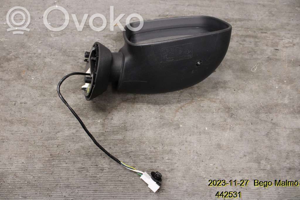 Dacia Duster Front door electric wing mirror 