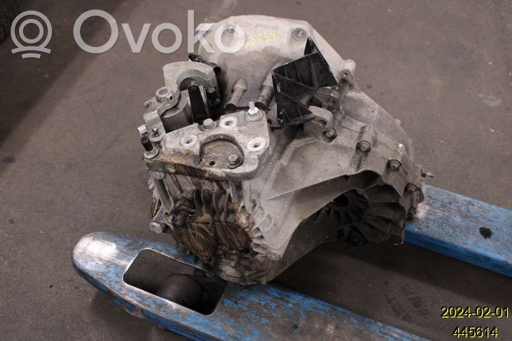Volvo S60 Manualna 6-biegowa skrzynia biegów 