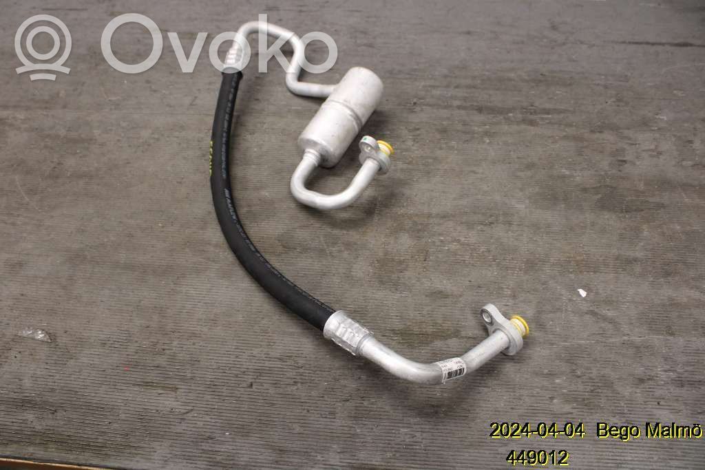 Volvo XC40 Ilmastointilaitteen putki (A/C) 