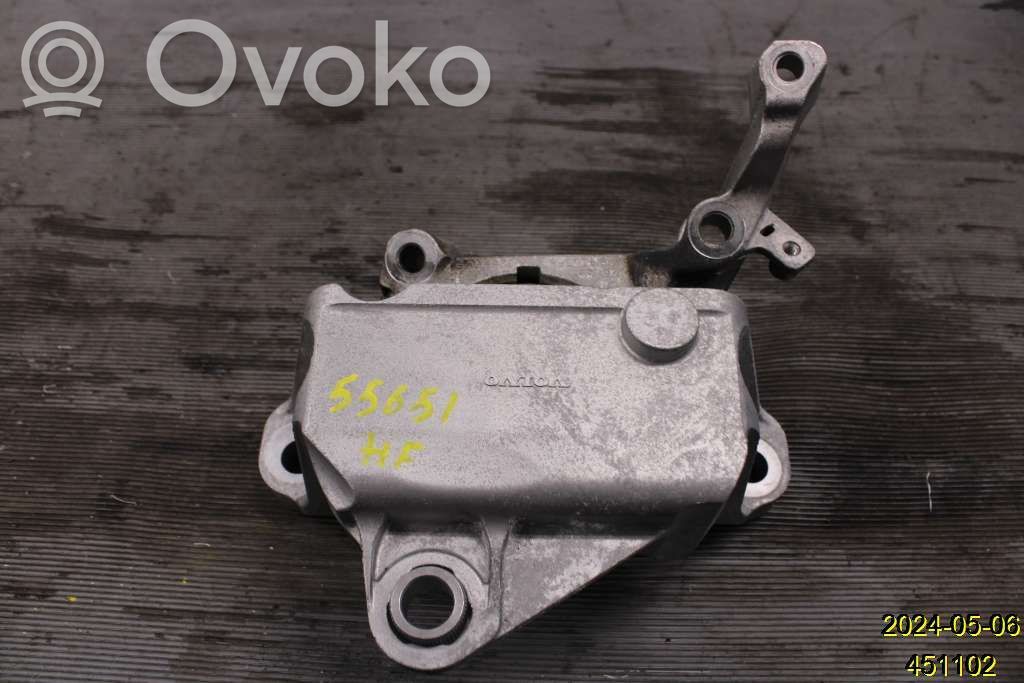 Volvo XC40 Engine mounting bracket 