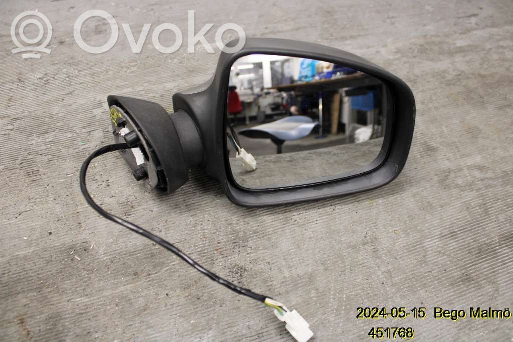 Dacia Duster Front door electric wing mirror 