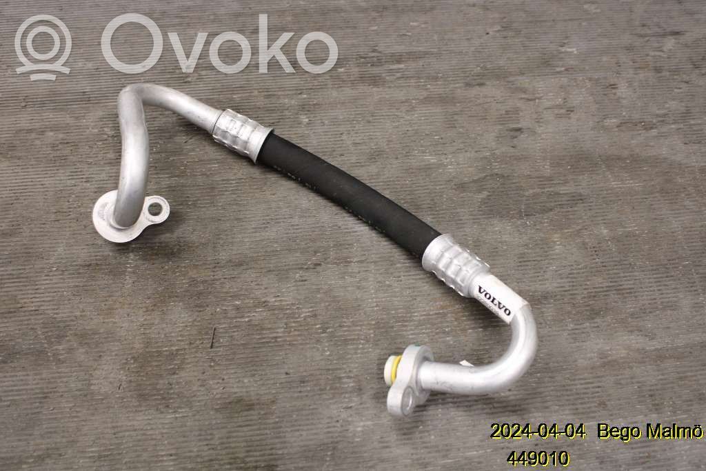 Volvo XC40 Ilmastointilaitteen putki (A/C) 