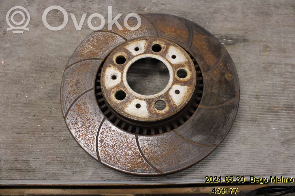 Volvo S60 Etujarrulevy 