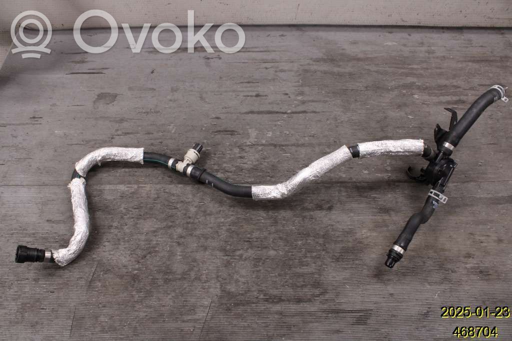 Volvo XC90 Tubo flessibile del liquido di raffreddamento del motore 