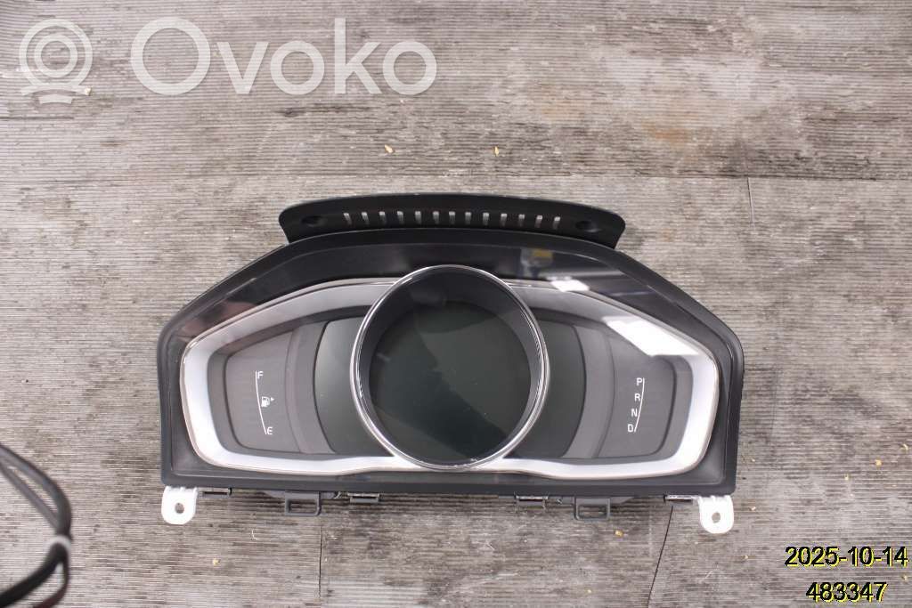 Volvo V70 Speedometer (instrument cluster) 