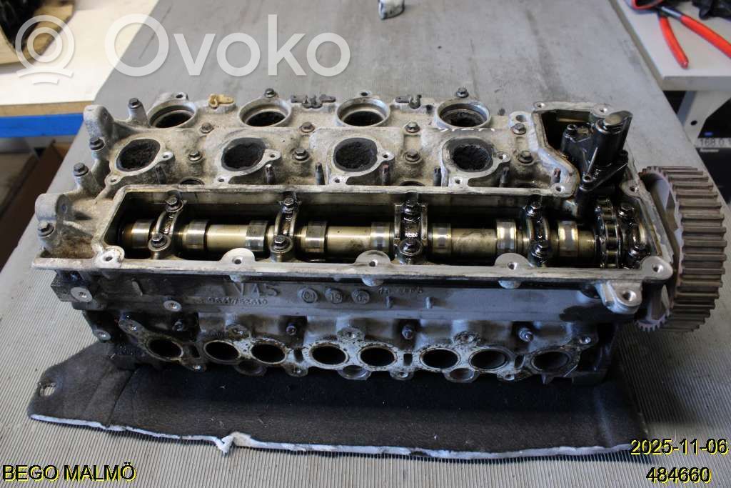 Engine head   8252347