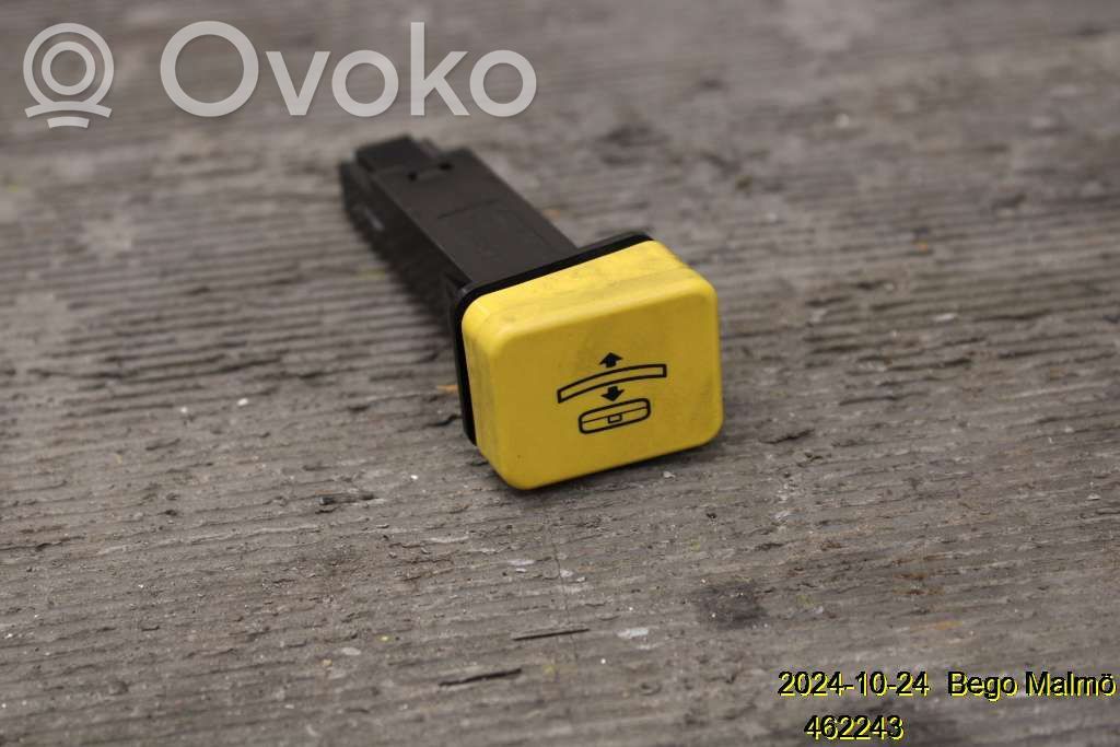 Tailgate/boot open switch button   30739031