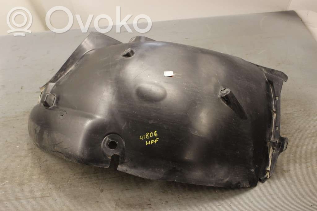 Renault Clio IV Nadkole przednie 