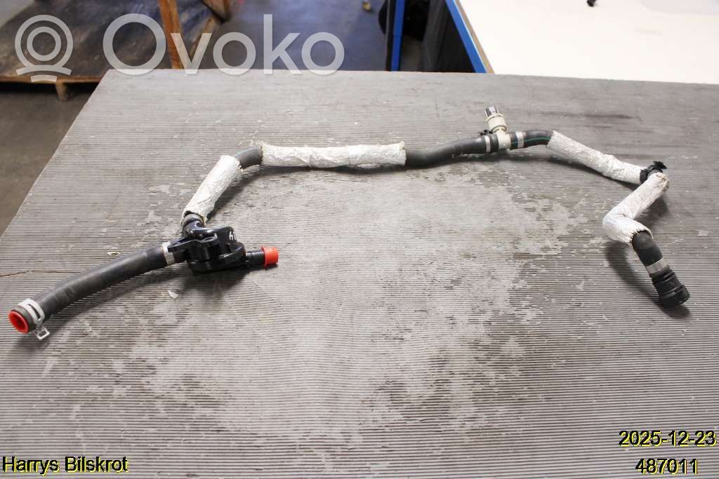 Volvo XC90 Tubo flessibile del liquido di raffreddamento del motore 