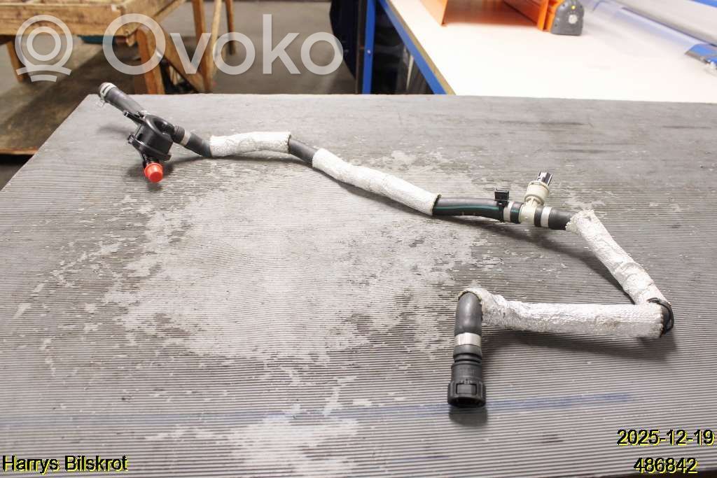 Volvo XC90 Tubo flessibile del liquido di raffreddamento del motore 