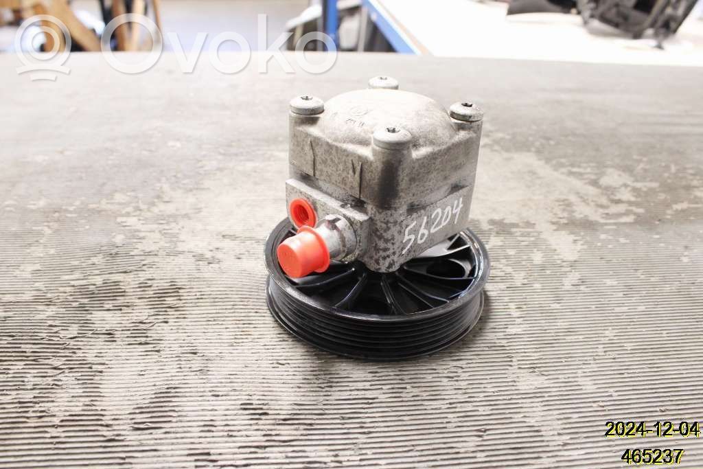 Volvo V70 Ohjaustehostimen pumppu 