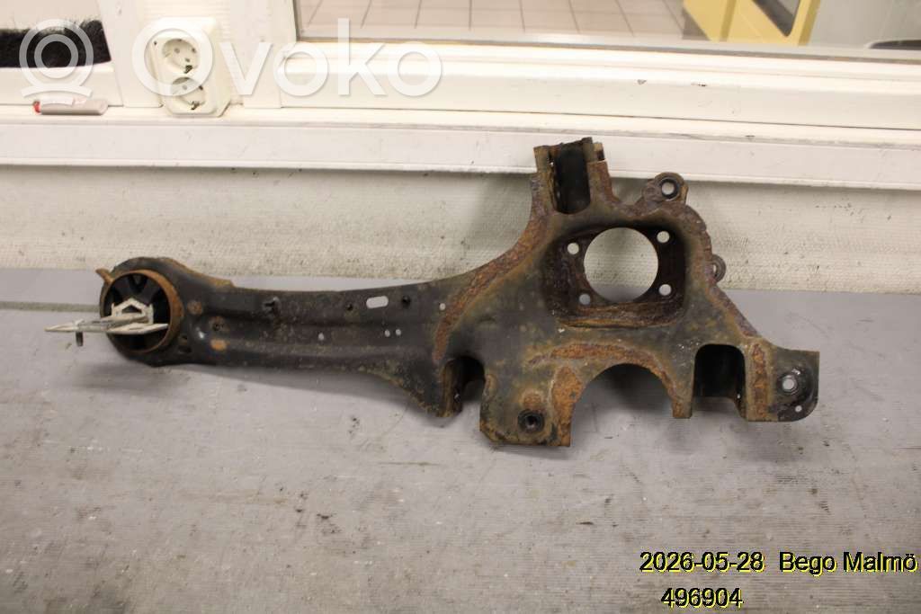 Volvo V70 Cubo de rueda delantera 