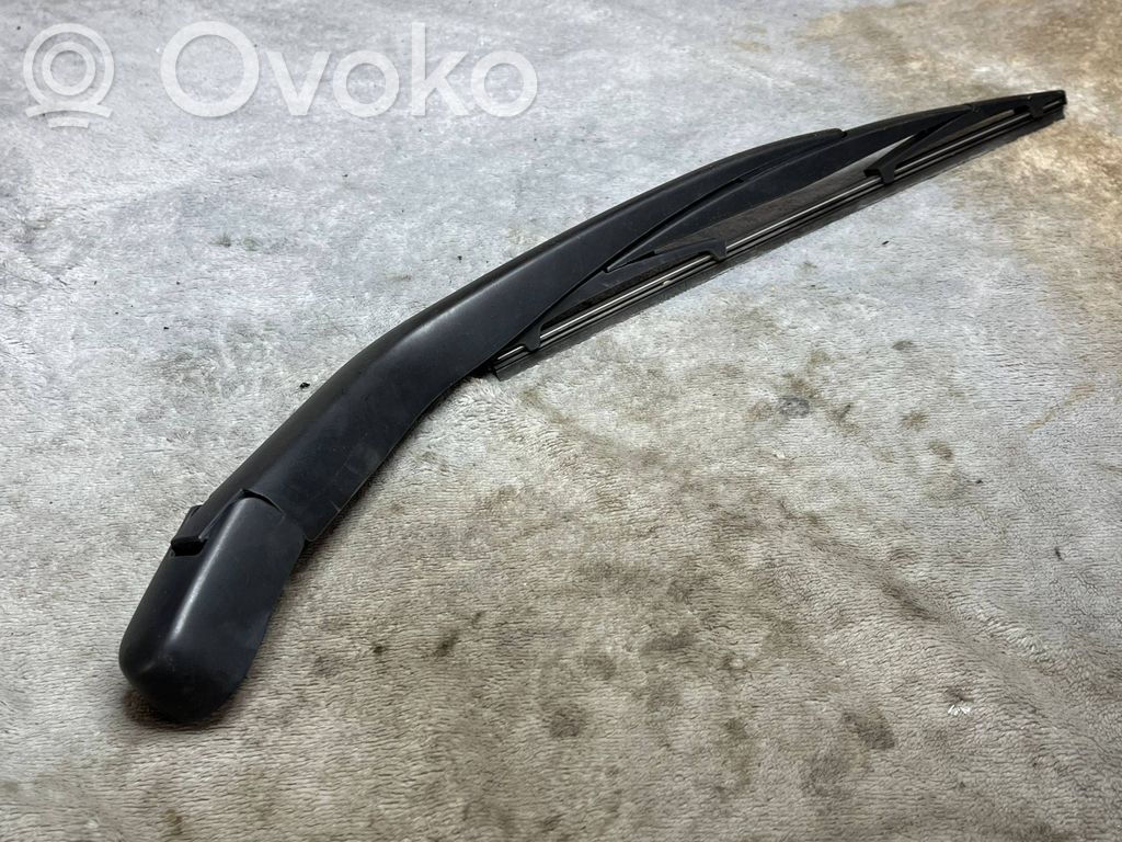 Rear glass lock/latch   C82,287813VU0A