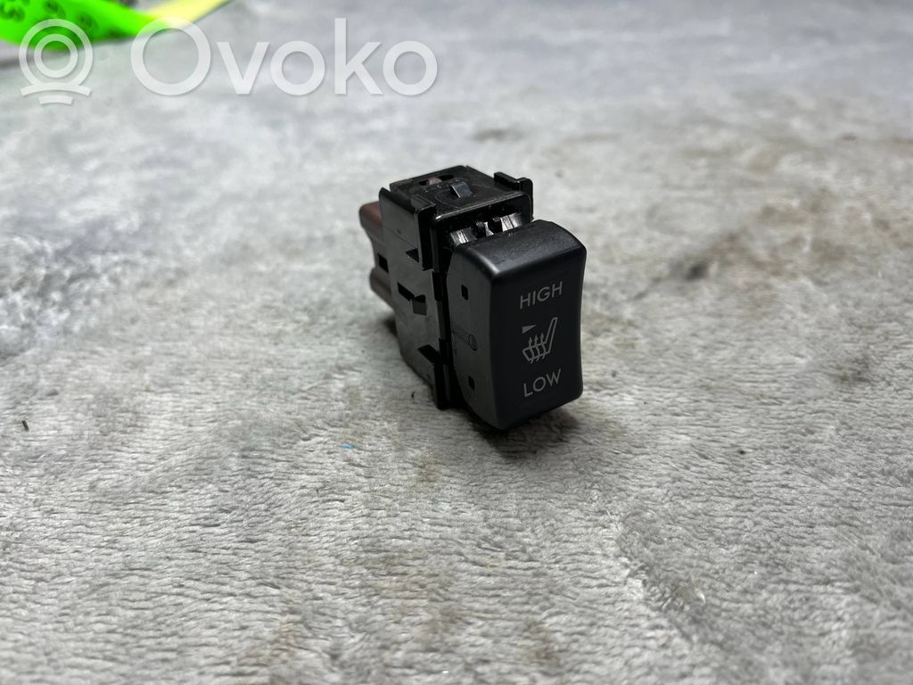 Subaru Legacy Rear glass lock/latch 