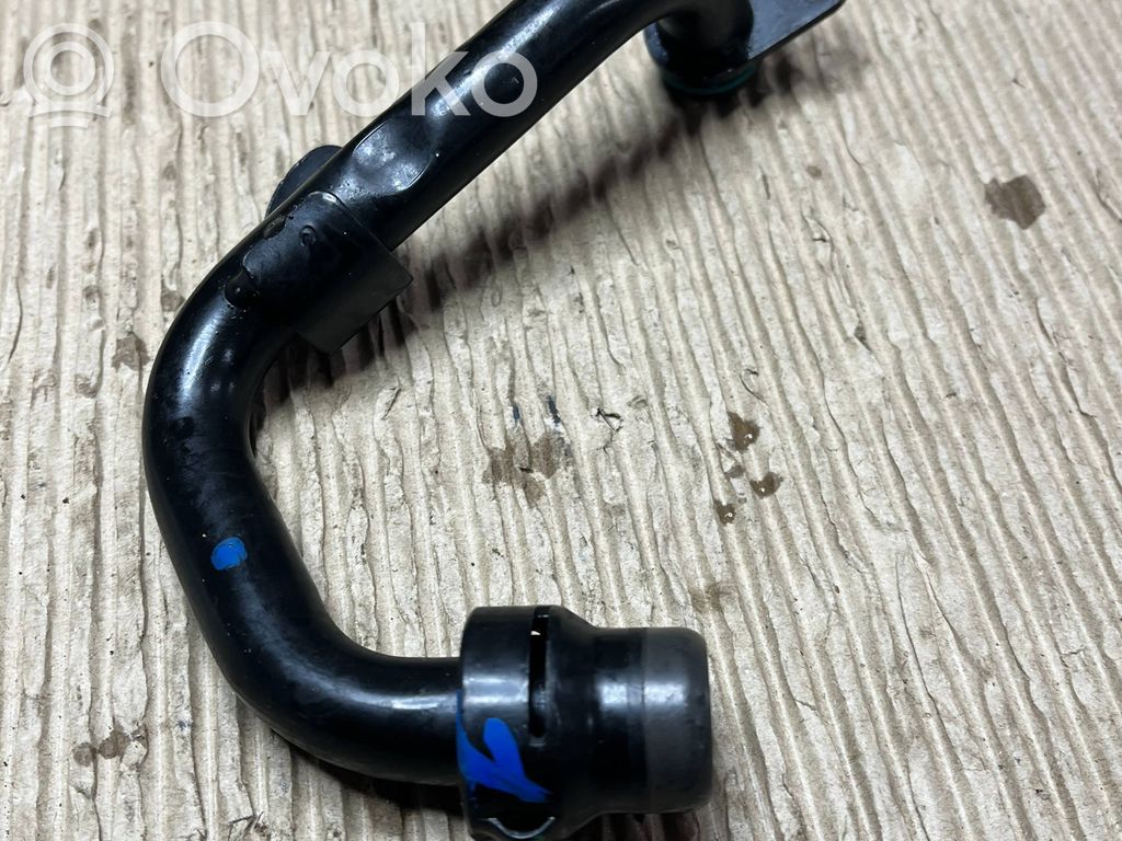 Audi Q7 4M Engine coolant pipe/hose 