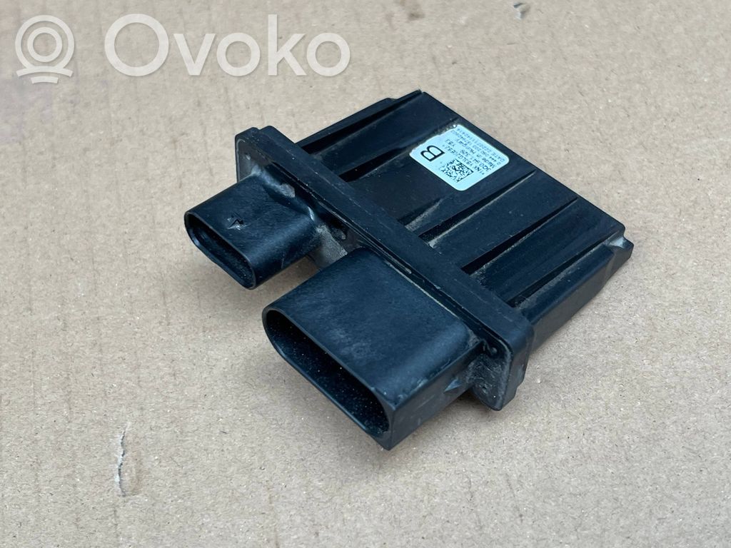 Rear glass lock/latch   E184,3Q0941329