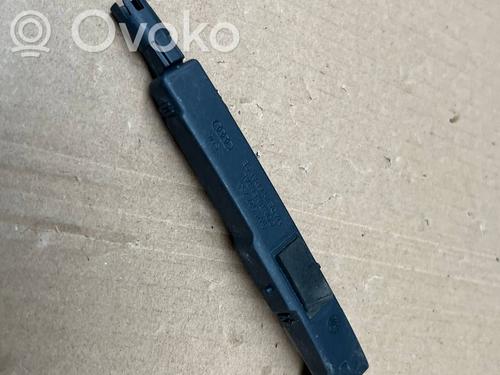 Volkswagen Passat Alltrack Rear glass lock/latch 