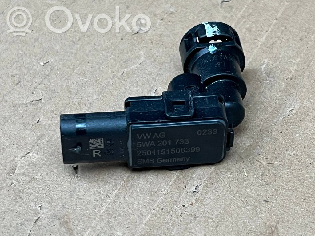 Volkswagen Polo V 6R Rear glass lock/latch 