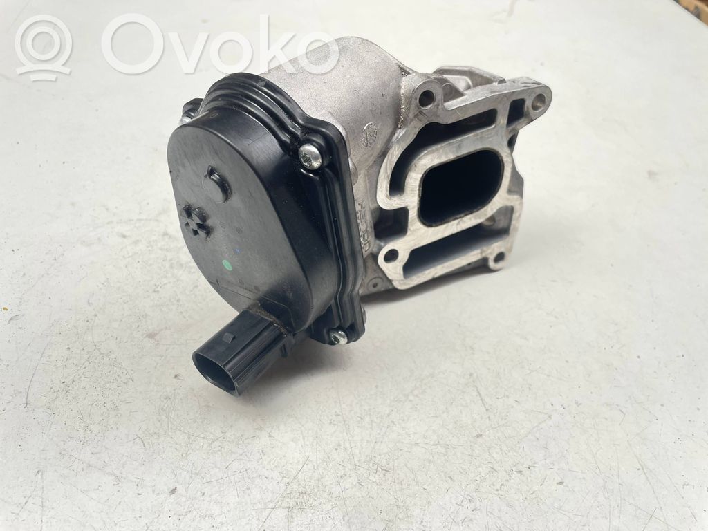 Volkswagen Golf VIII Rear glass lock/latch 
