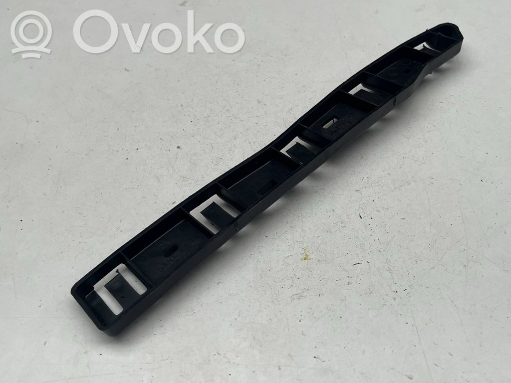 Skoda Karoq Takaikkunan lukituksen vastakappale 