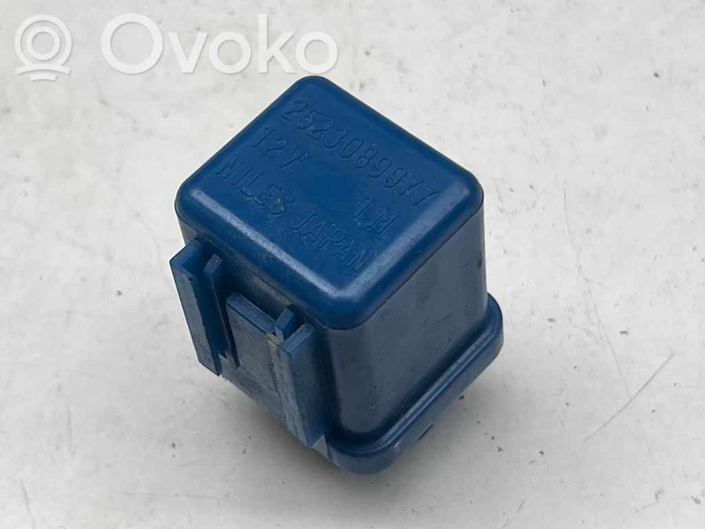 Seat Leon IV Takaikkunan lukituksen vastakappale 