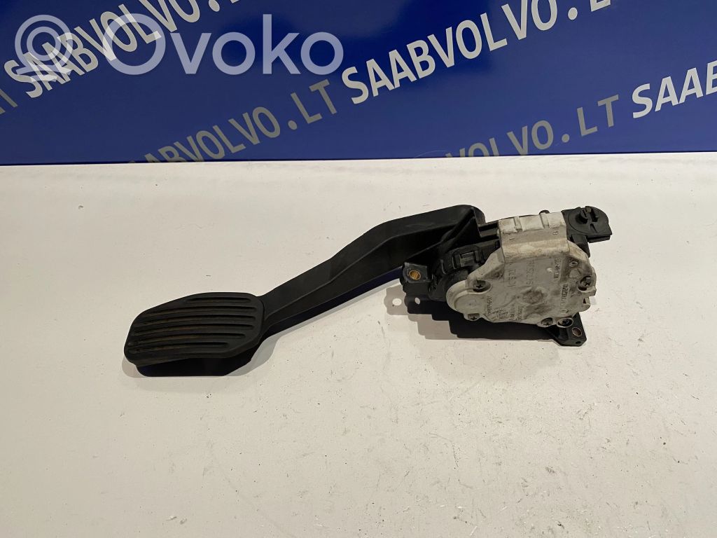 Volvo V70 Accelerator throttle pedal 