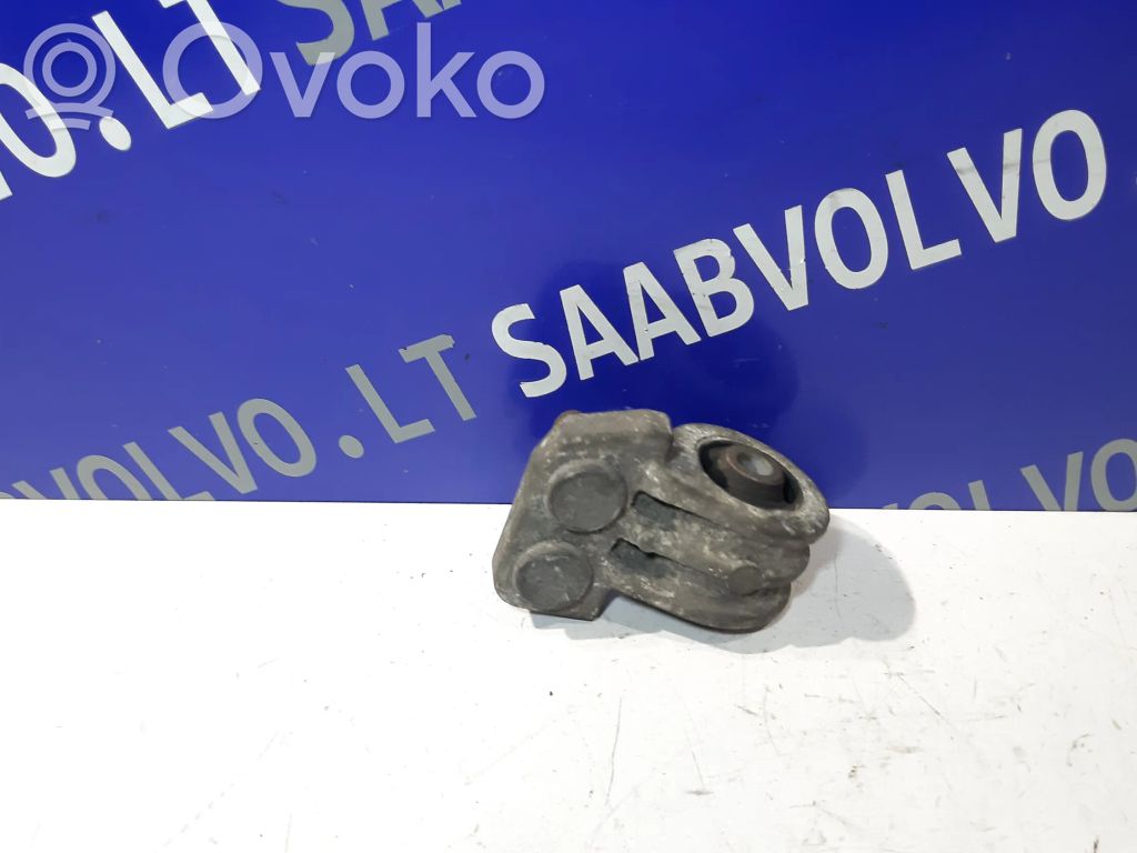Volvo V70 Engine mount bracket 