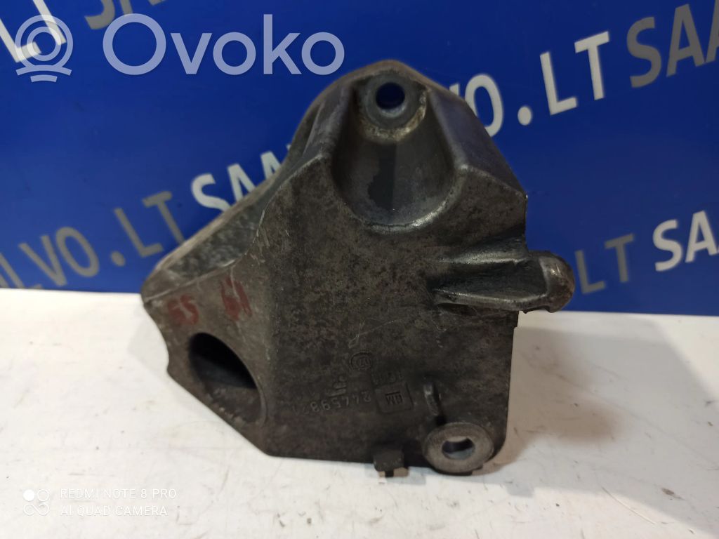 Saab 9-3 Ver1 Кронштейн крепления двигателя 