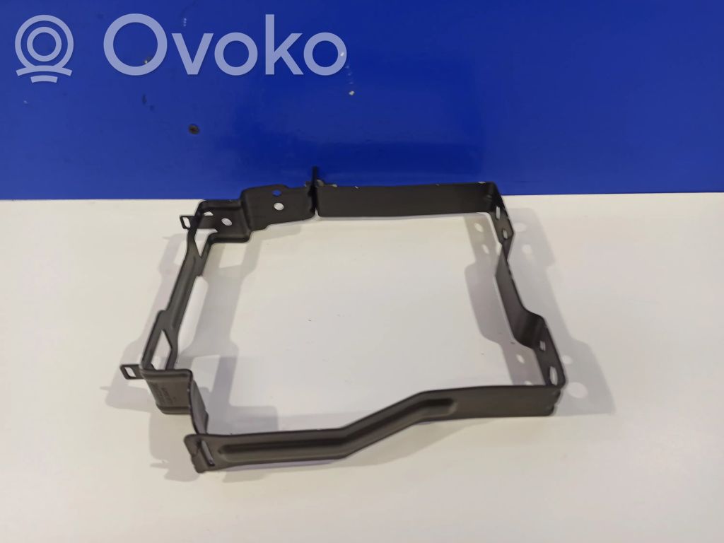 Volvo XC90 Akun kiinnike 
