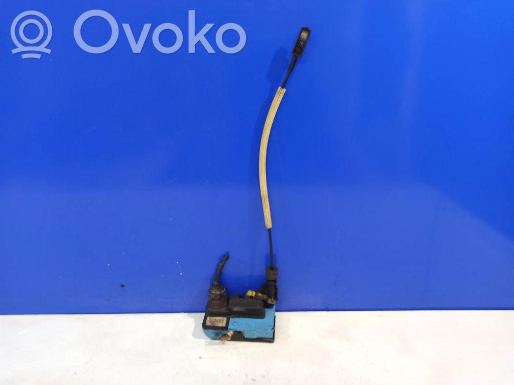 Volvo V70 Priekšpusē slēdzene 