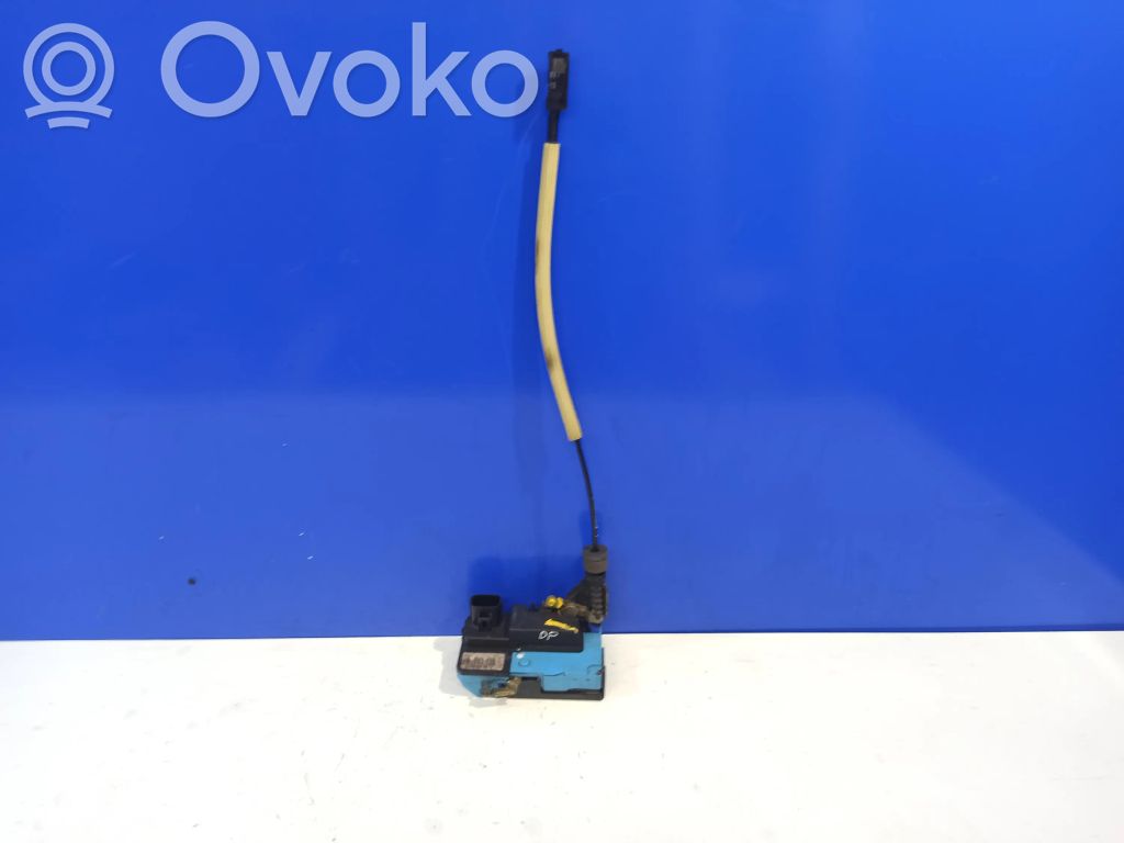 Volvo S60 Priekšpusē slēdzene 