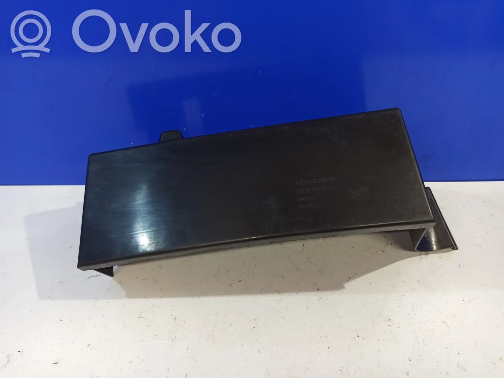 Volvo XC90 Dangtis akumuliatoriaus dėžės 